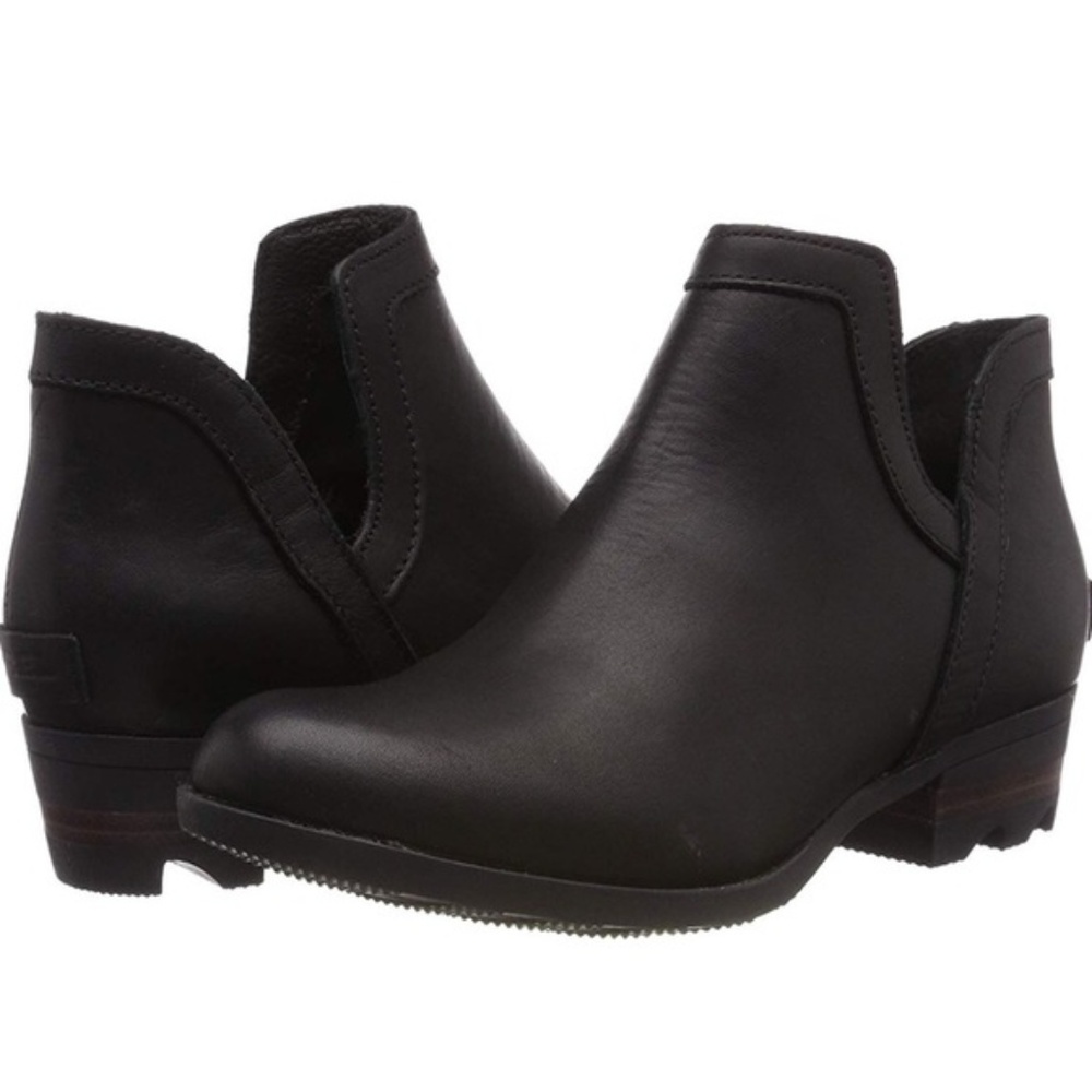 SOREL LOLA CUT OUT BOOT NEW W/BOX